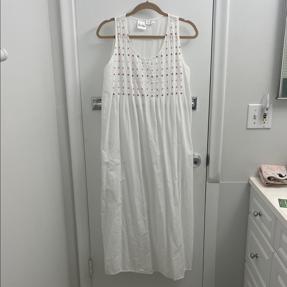 Elegant White Maxi Dress with Red Accents